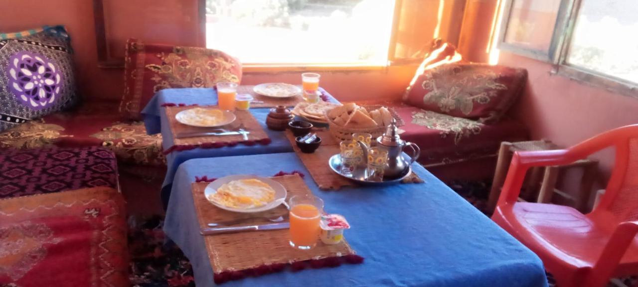 Dar Zara Hotel Tiourjdal Luaran gambar