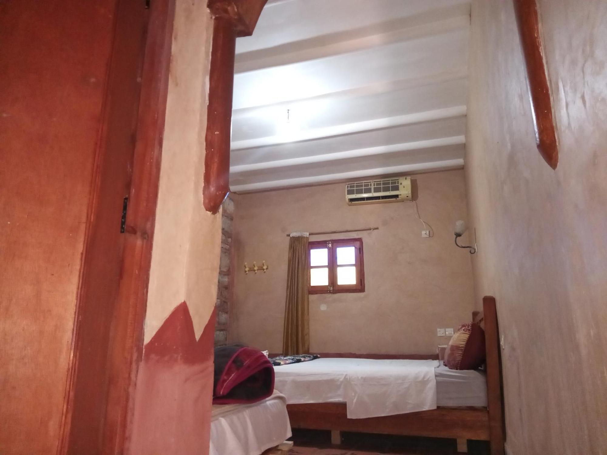 Dar Zara Hotel Tiourjdal Luaran gambar