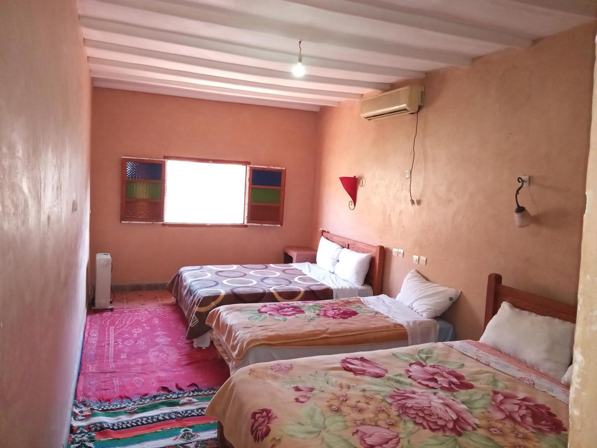 Dar Zara Hotel Tiourjdal Luaran gambar