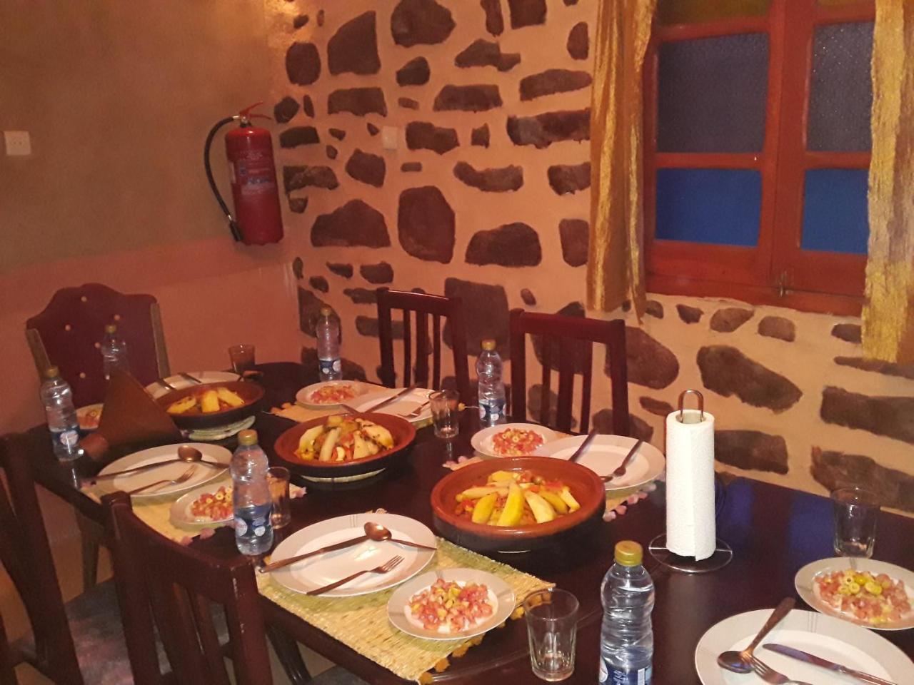 Dar Zara Hotel Tiourjdal Luaran gambar